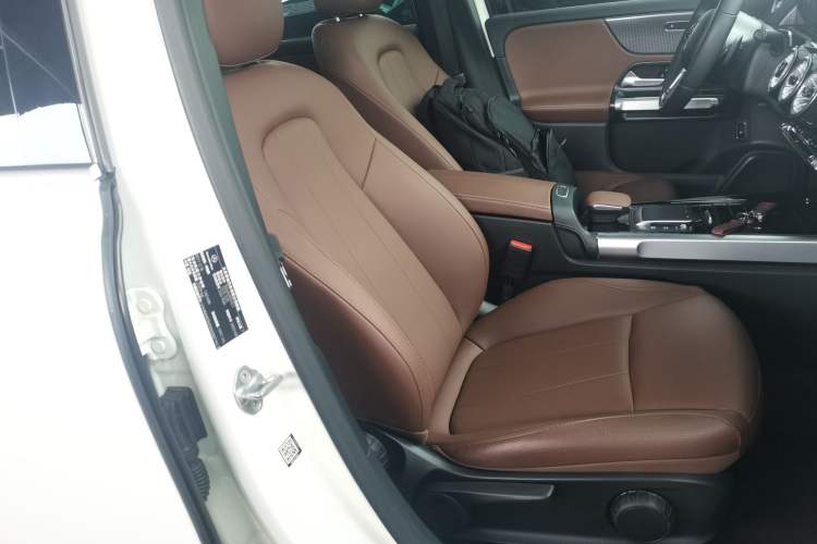 Used Mercedes-Benz GLB 2022 GLB 220 Fashion Model Right Front Seat