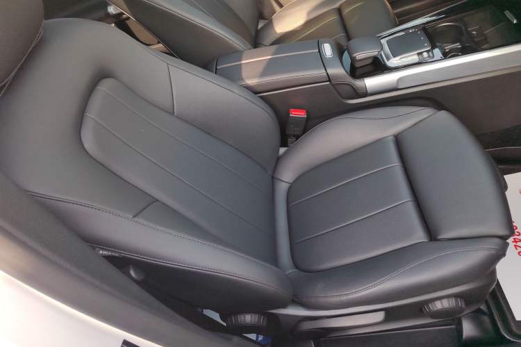 Used Mercedes-Benz GLB 2022 Updated GLB 200 Fashion Edition Right Front Seat