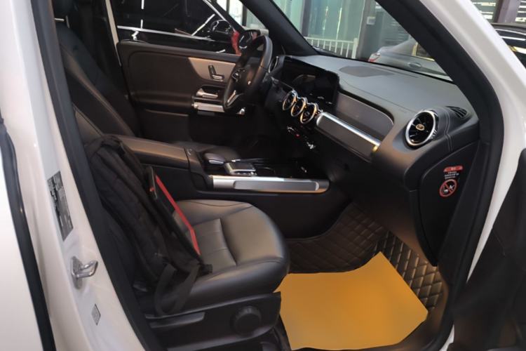 Used Mercedes-Benz GLB 2022 Second Facelift GLB 200 Dynamic Edition Right Front Seat