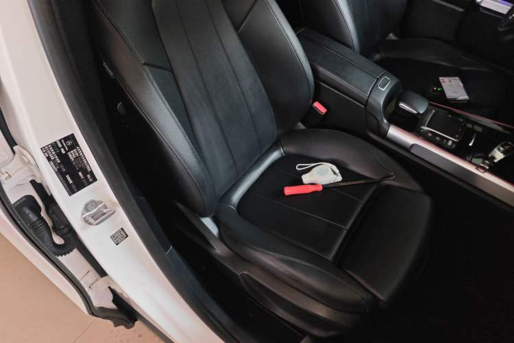 Used Mercedes-Benz GLB 2022 Updated GLB 200 Fashion Edition Right Front Seat