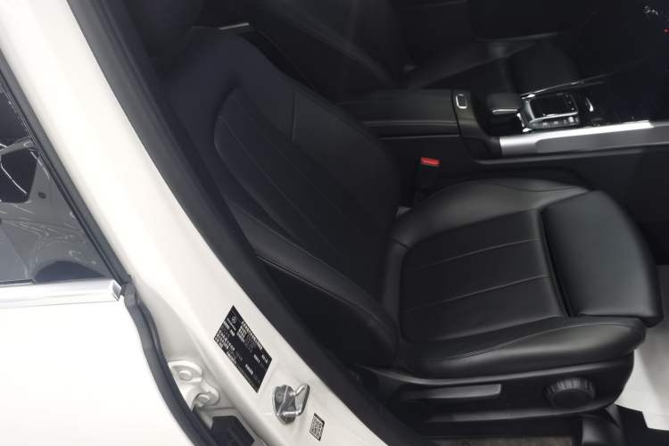 Used Mercedes-Benz GLB 2022 Refresh GLB 200 Dynamic Edition Right Front Seat
