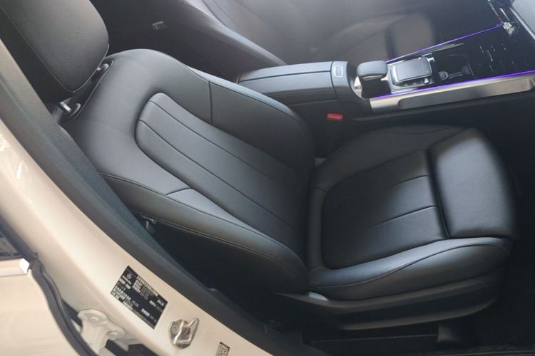 Used Mercedes-Benz GLB 2022 GLB 220 Fashion Model Right Front Seat