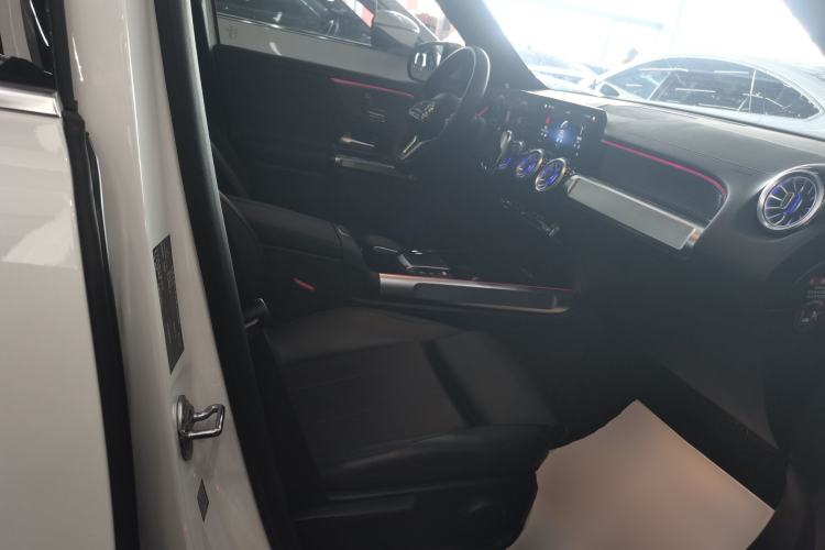 Used Mercedes-Benz GLB 2022 Refresh GLB 200 Dynamic Edition Right Front Seat