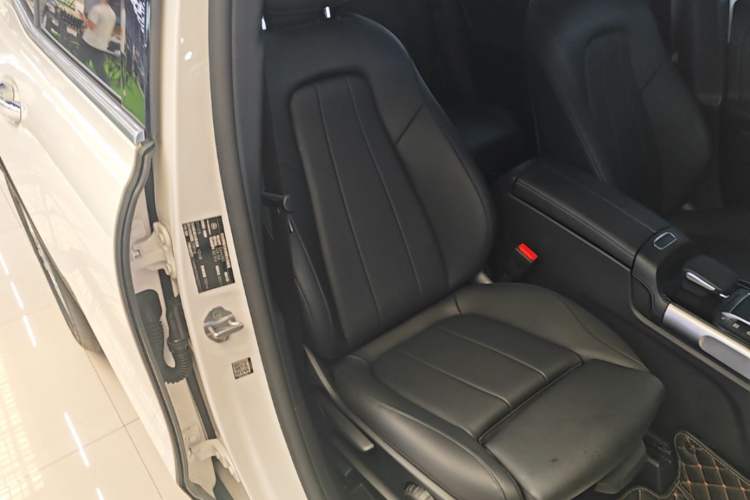 Used Mercedes-Benz GLB 2022 GLB 200 Dynamic Edition Right Front Seat