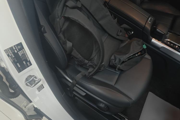 Used Mercedes-Benz GLB 2022 Second Facelift GLB 200 Fashion Edition Right Front Seat