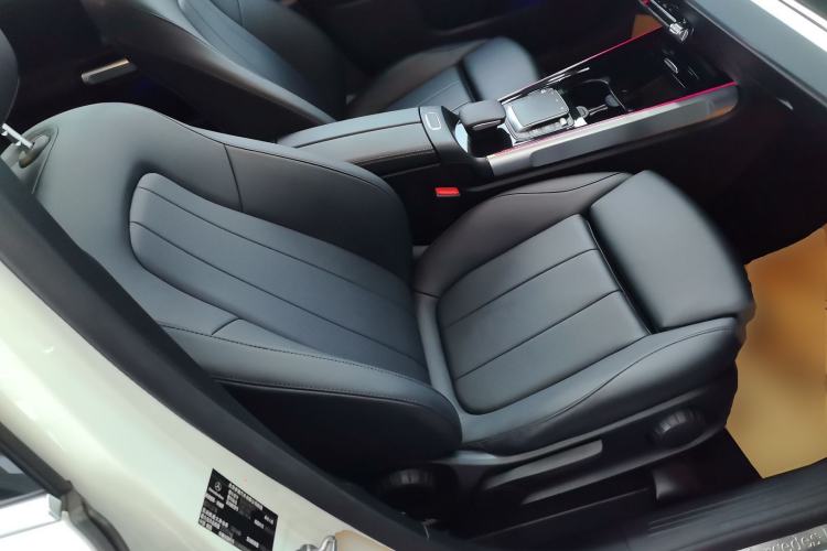 Used Mercedes-Benz GLB 2022 Updated GLB 200 Fashion Edition Right Front Seat