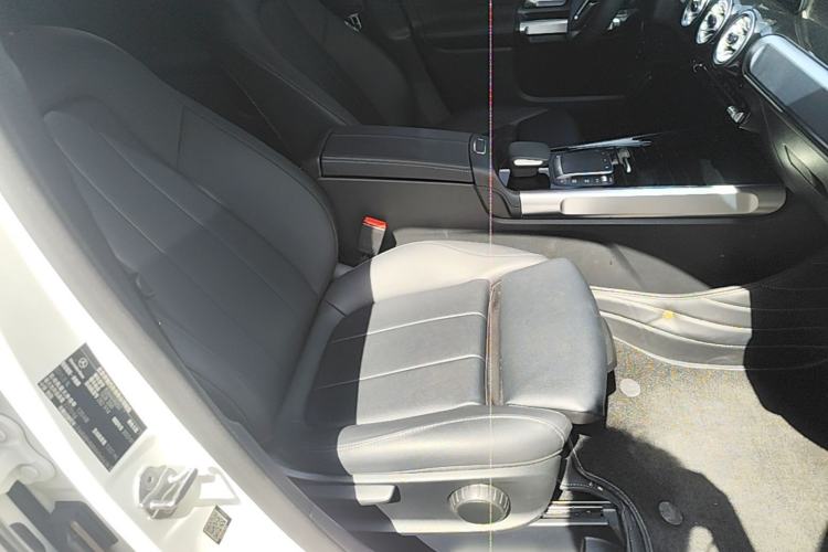 Used Mercedes-Benz GLB 2022 Updated GLB 200 Fashion Edition Right Front Seat