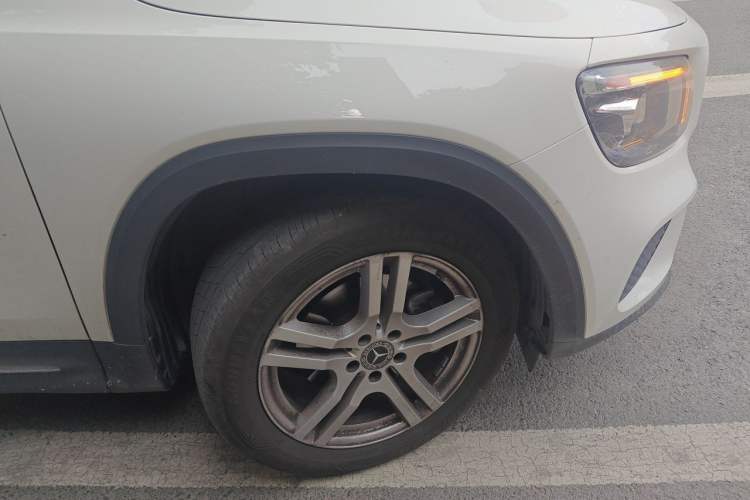 Used Mercedes-Benz GLB 2022 Second Facelift GLB 200 Dynamic Edition Right Front Wheel Hub