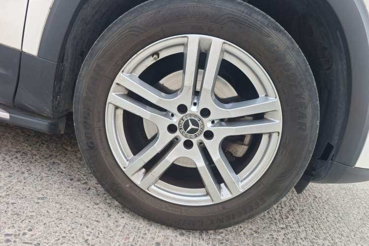Used Mercedes-Benz GLB 2022 Second Facelift GLB 200 Dynamic Edition Right Front Wheel Hub