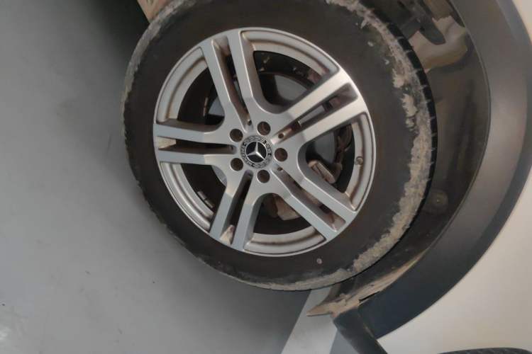 Used Mercedes-Benz GLB 2022 Second Facelift GLB 200 Dynamic Edition Right Front Wheel Hub