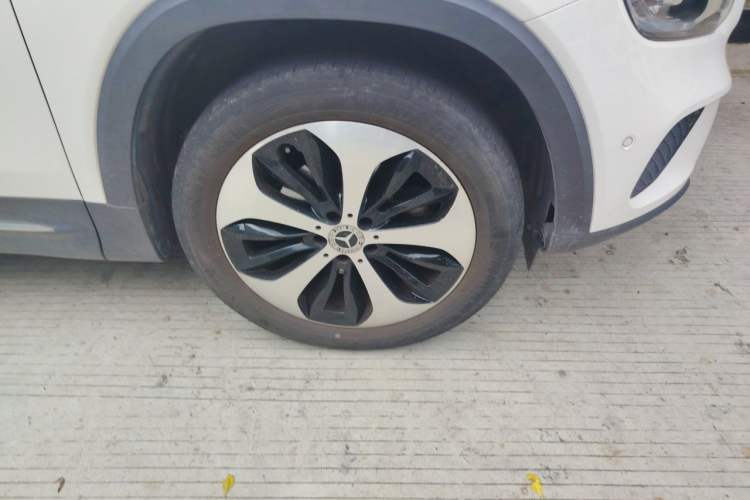Used Mercedes-Benz GLB 2022 Updated GLB 200 Fashion Edition Right Front Wheel Hub