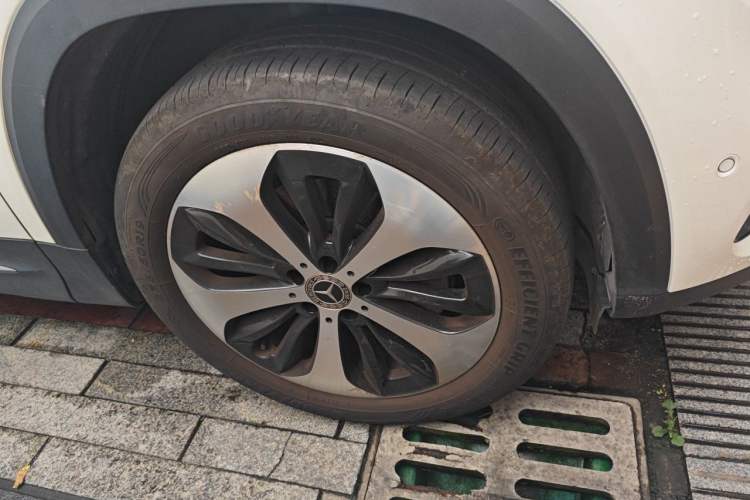 Used Mercedes-Benz GLB 2022 GLB 220 Fashion Model Right Front Wheel Hub