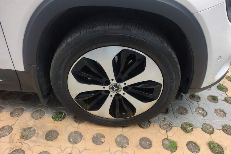 Used Mercedes-Benz GLB 2022 GLB 220 Fashion Model Right Front Wheel Hub