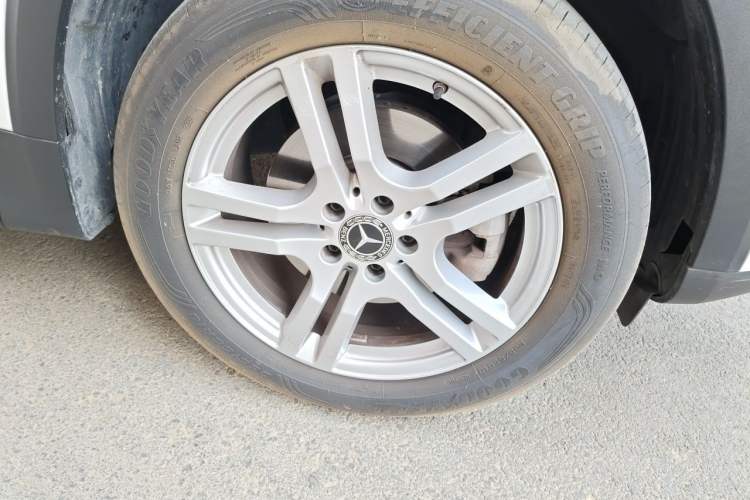 Used Mercedes-Benz GLB 2022 GLB 200 Dynamic Edition Right Front Wheel Hub