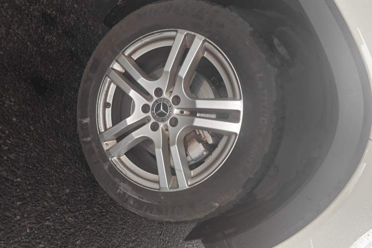 Used Mercedes-Benz GLB 2022 Second Facelift GLB 200 Fashion Edition Right Front Wheel Hub