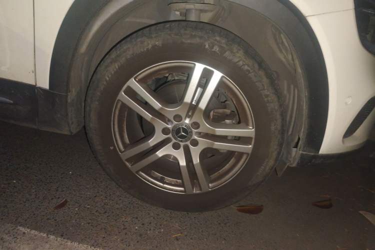 Used Mercedes-Benz GLB 2022 Second Facelift GLB 200 Fashion Edition Right Front Wheel Hub
