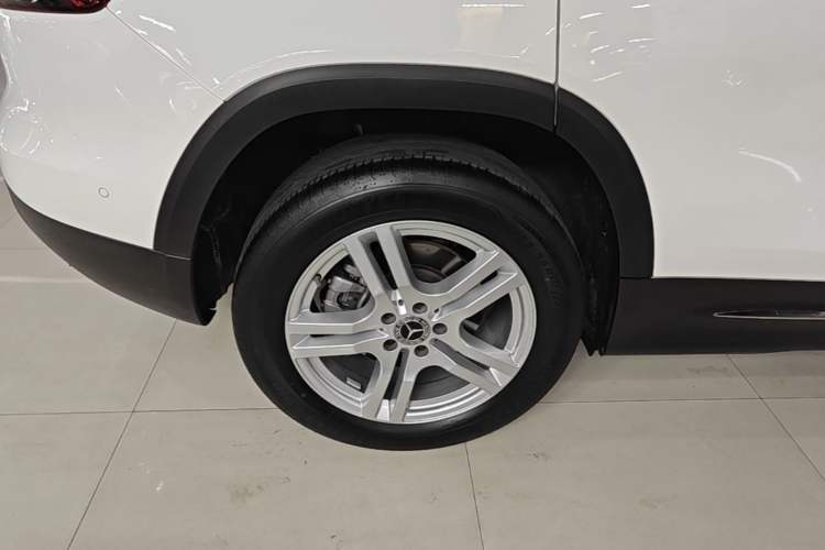 Used Mercedes-Benz GLB 2022 Second Facelift GLB 200 Fashion Edition Right Rear Wheel Hub