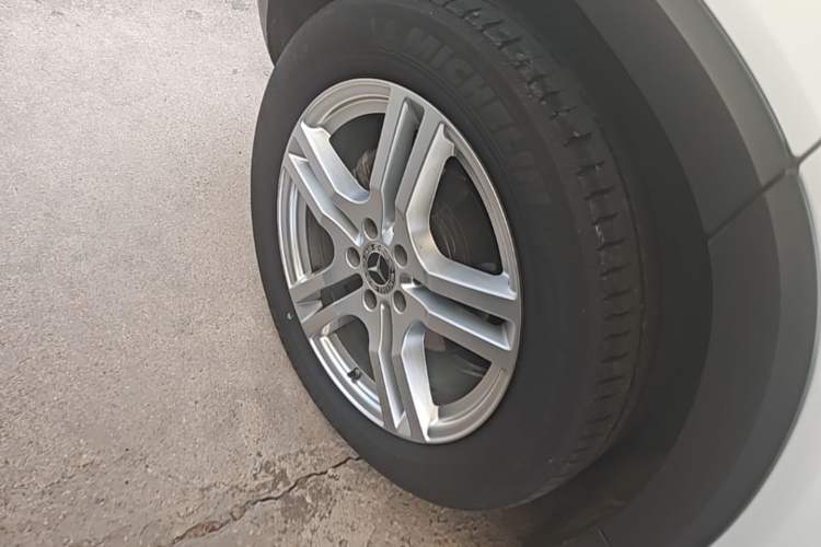 Used Mercedes-Benz GLB 2022 Refresh GLB 200 Dynamic Edition Right Rear Wheel Hub
