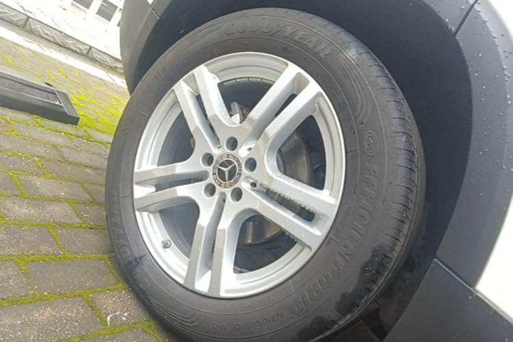 Used Mercedes-Benz GLB 2022 GLB 220 Dynamic Edition Right Rear Wheel Hub