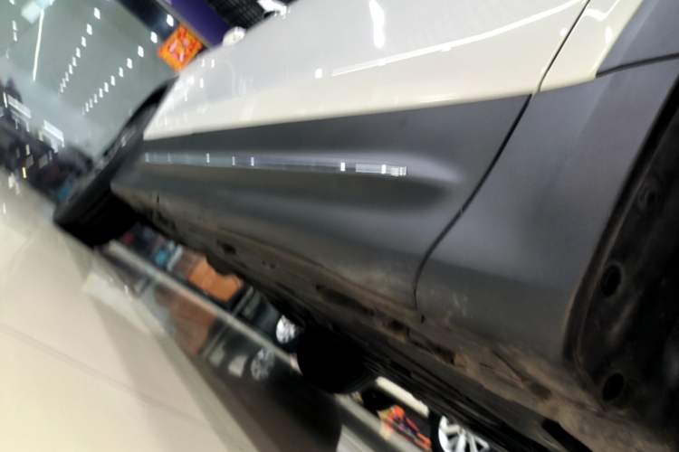 Used Mercedes-Benz GLB 2022 GLB 220 Fashion Model Right Side Sill