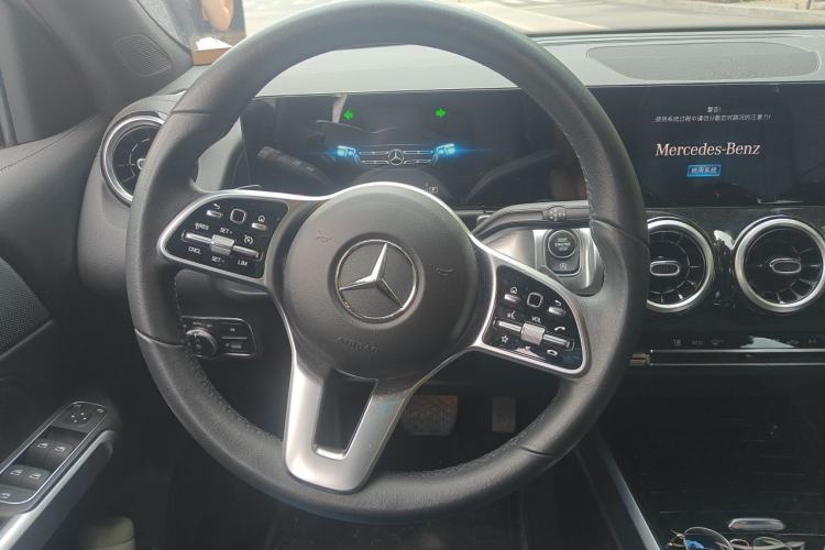 Used Mercedes-Benz GLB 2022 Second Facelift GLB 200 Dynamic Edition Steering Wheel