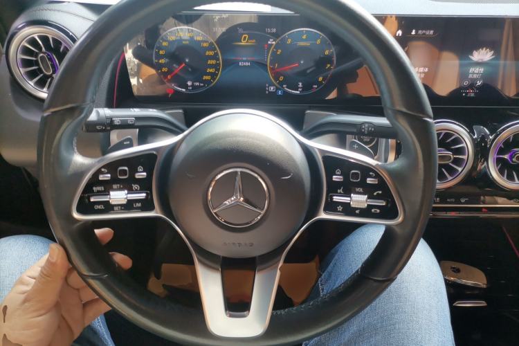 Used Mercedes-Benz GLB 2022 GLB 220 4MATIC Steering Wheel