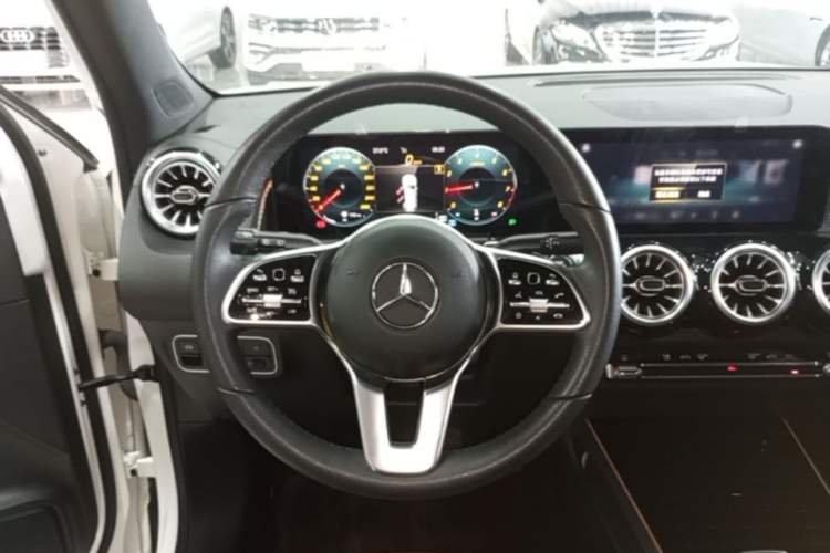 Used Mercedes-Benz GLB 2022 GLB 220 Fashion Model Steering Wheel