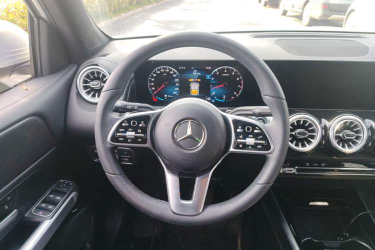 Used Mercedes-Benz GLB 2022 GLB 220 Dynamic Edition Steering Wheel