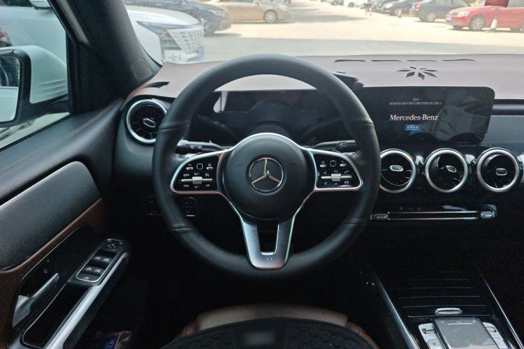 Used Mercedes-Benz GLB 2022 Second Facelift GLB 200 Dynamic Edition Steering Wheel