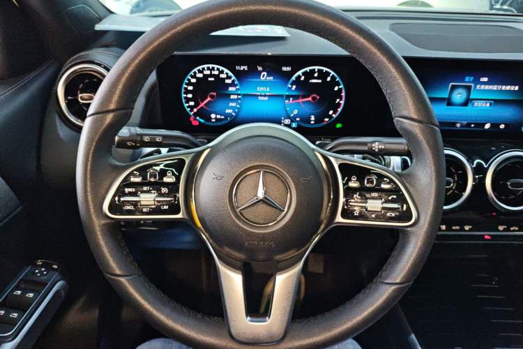 Used Mercedes-Benz GLB 2022 Second Facelift GLB 200 Dynamic Edition Steering Wheel