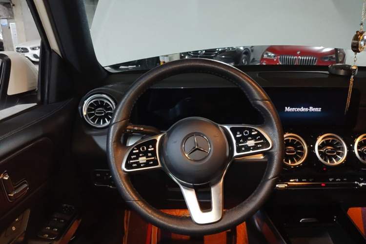 Used Mercedes-Benz GLB 2022 GLB 200 Dynamic Edition Steering Wheel