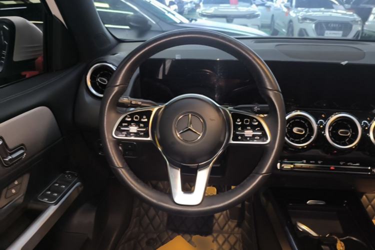 Used Mercedes-Benz GLB 2022 Second Facelift GLB 200 Dynamic Edition Steering Wheel