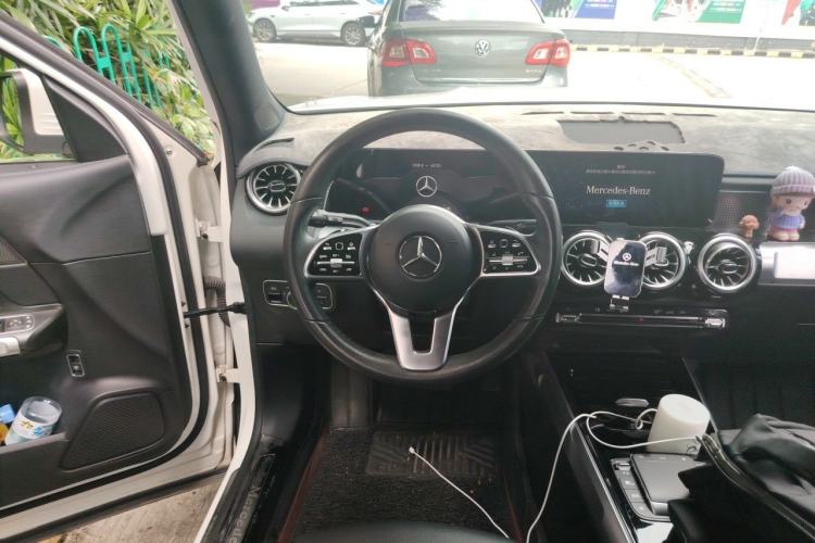 Used Mercedes-Benz GLB 2022 Updated GLB 200 Fashion Edition Steering Wheel