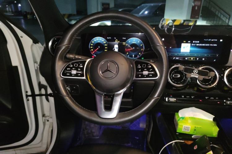 Used Mercedes-Benz GLB 2022 Second Facelift GLB 200 Dynamic Edition Steering Wheel