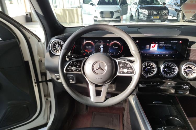Used Mercedes-Benz GLB 2022 GLB 220 Fashion Model Steering Wheel