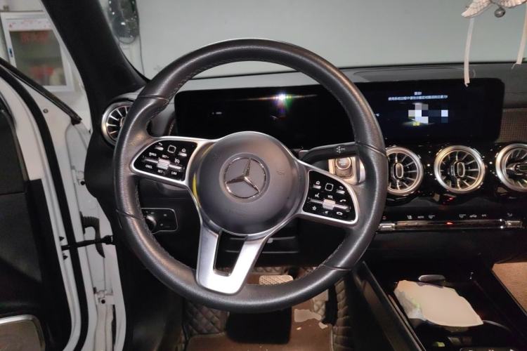 Used Mercedes-Benz GLB 2022 GLB 200 Stylish Edition Steering Wheel
