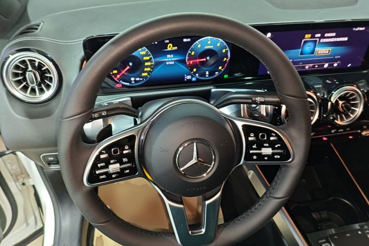 Used Mercedes-Benz GLB 2022 GLB 220 Dynamic Edition Steering Wheel