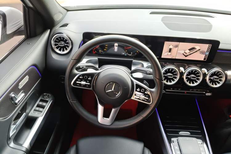 Used Mercedes-Benz GLB 2022 GLB 200 Dynamic Edition Steering Wheel
