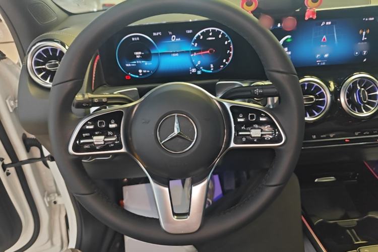 Used Mercedes-Benz GLB 2022 GLB 200 Dynamic Edition Steering Wheel