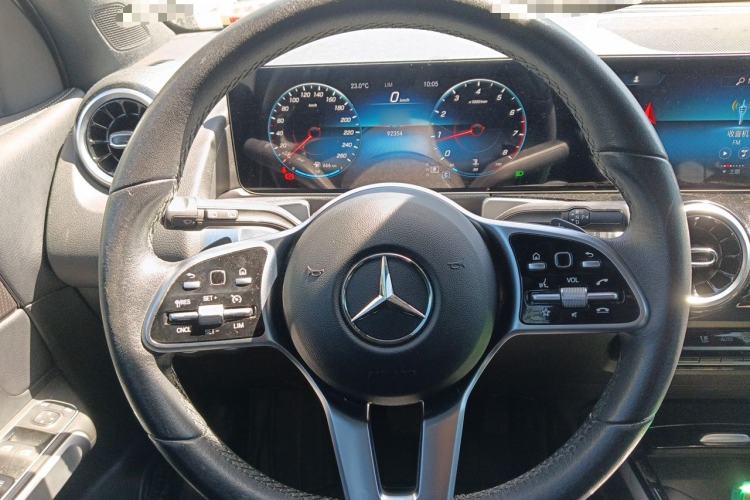Used Mercedes-Benz GLB 2022 Second Facelift GLB 200 Dynamic Edition Steering Wheel