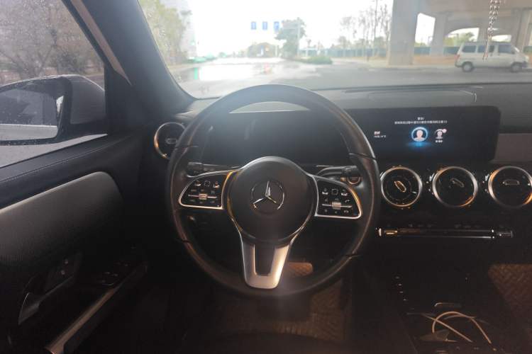 Used Mercedes-Benz GLB 2022 Second Facelift GLB 200 Fashion Edition Steering Wheel