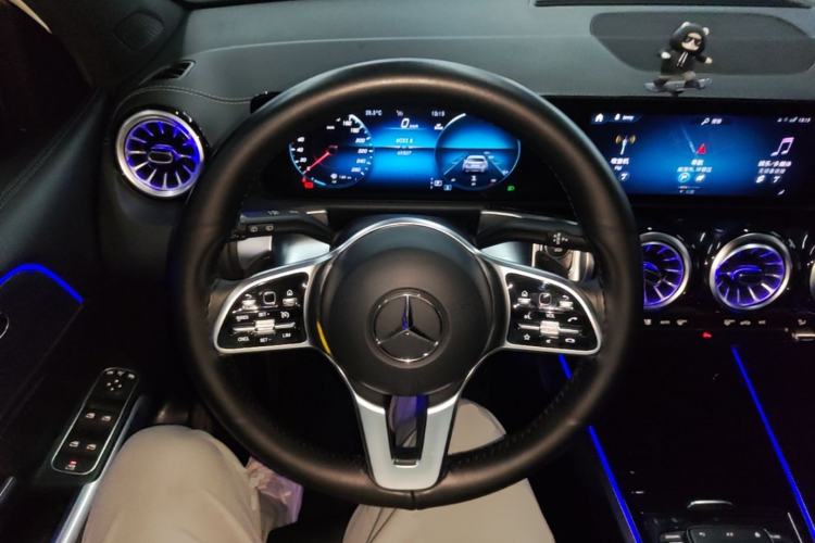 Used Mercedes-Benz GLB 2022 GLB 220 4MATIC Steering Wheel