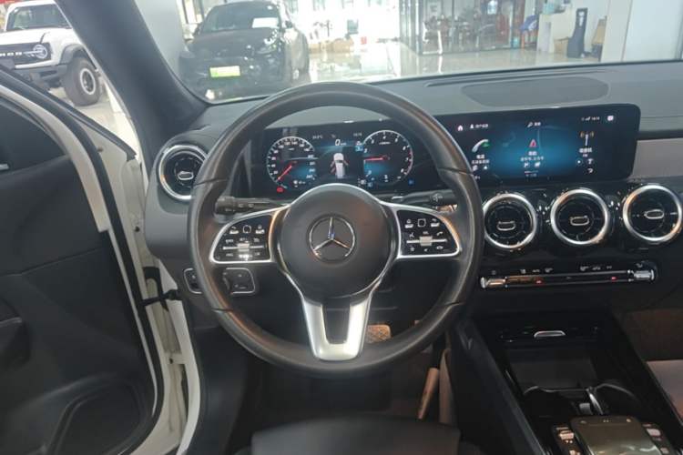 Used Mercedes-Benz GLB 2022 Second Facelift GLB 200 Fashion Edition Steering Wheel