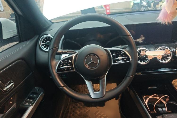 Used Mercedes-Benz GLB 2022 GLB 220 Dynamic Edition Steering Wheel