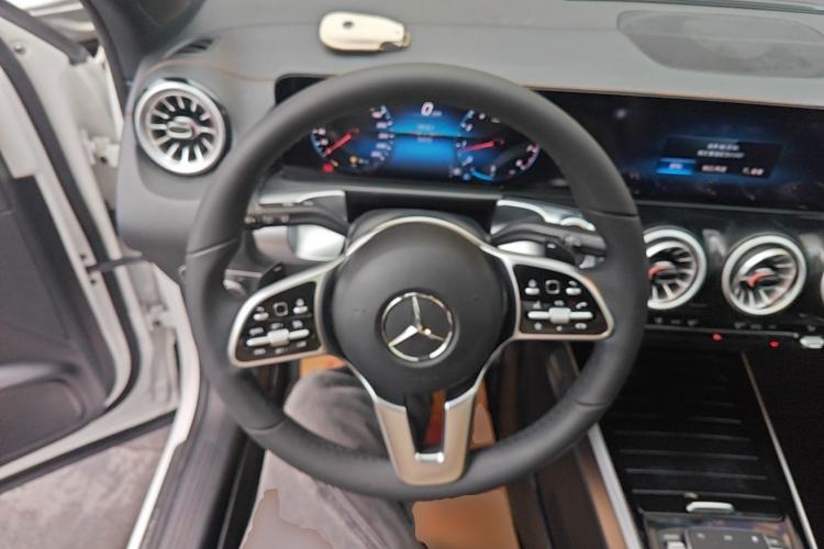 Used Mercedes-Benz GLB 2022 GLB 220 Dynamic Edition Steering Wheel