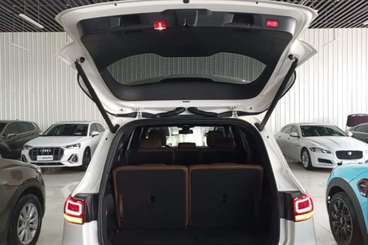 Used Mercedes-Benz GLB 2022 GLB 220 Fashion Model Trunk