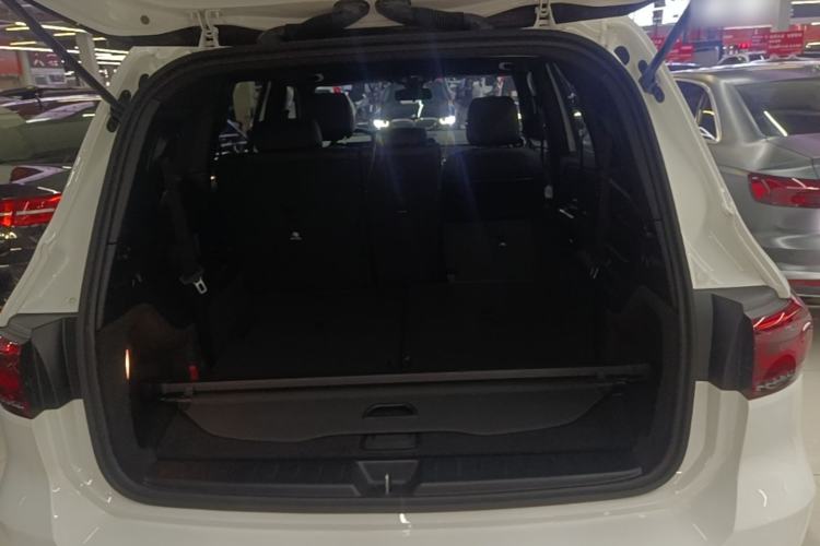 Used Mercedes-Benz GLB 2022 Second Facelift GLB 200 Fashion Edition Trunk