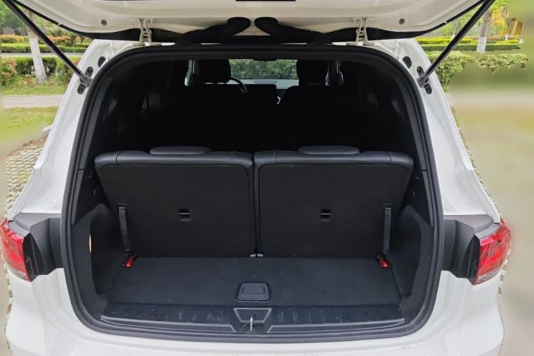 Used Mercedes-Benz GLB 2022 Second Facelift GLB 200 Fashion Edition Trunk