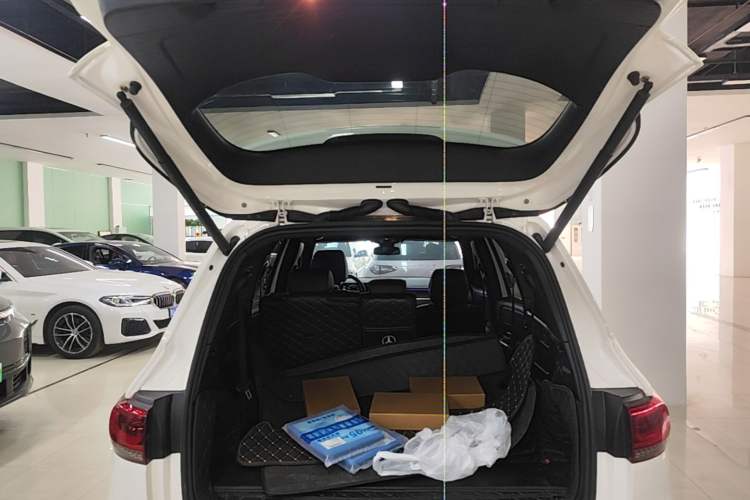 Used Mercedes-Benz GLB 2022 GLB 220 Fashion Model Trunk