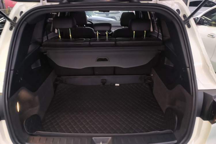 Used Mercedes-Benz GLB 2022 Second Facelift GLB 200 Dynamic Edition Trunk
